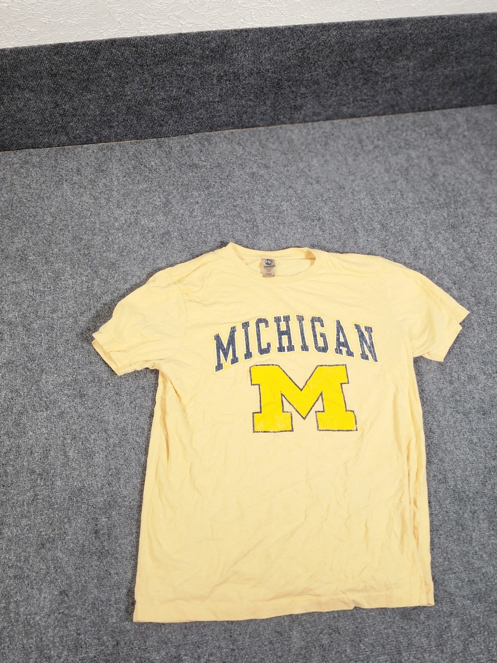 New Agenda Michigan Wolverines Yellow Short Sleeve T-Shirt Size L